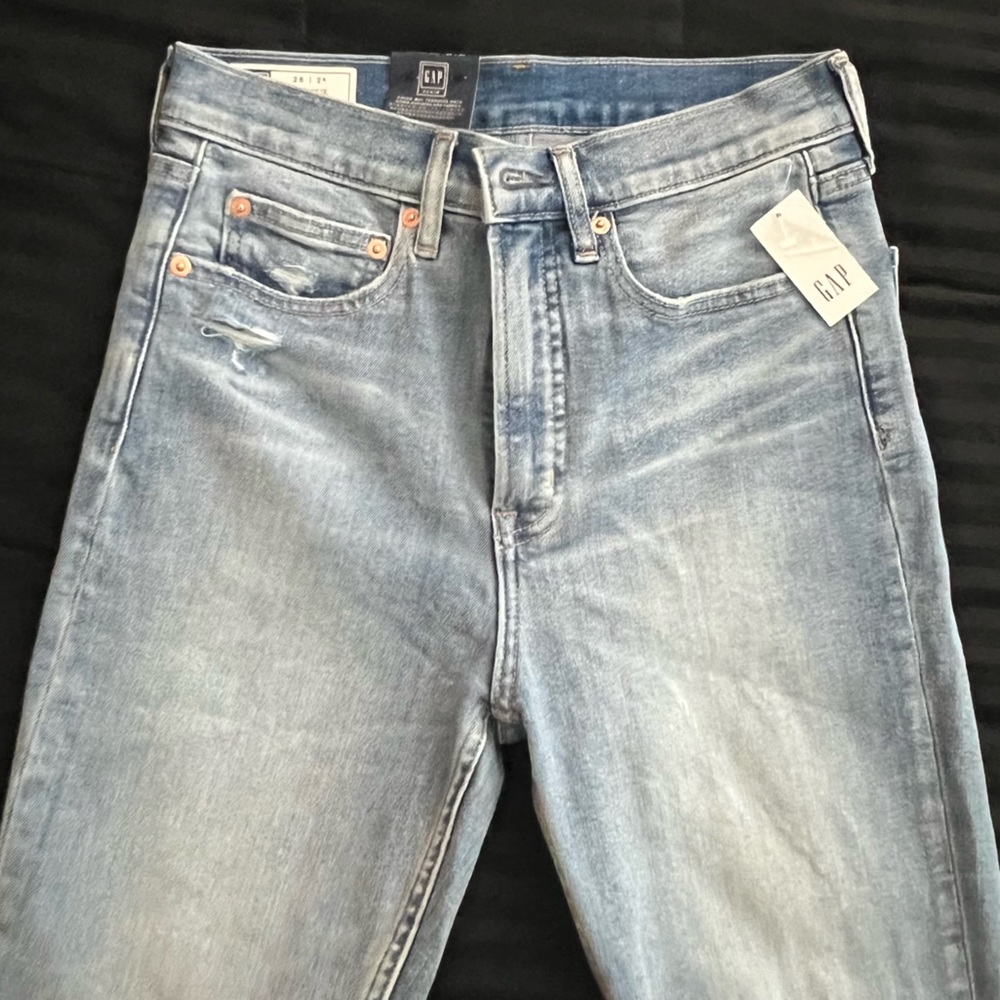 NWT Gap High Rise Cigarette Light Wash Distressed Denim Jeans